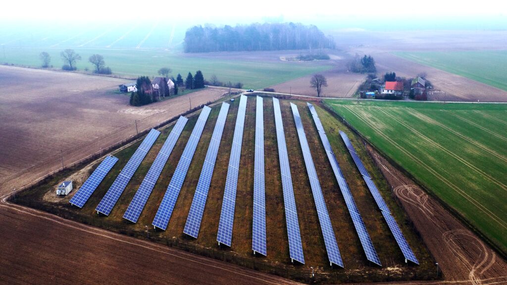 Glinki Mokre Lenkijoje esačios Eternia solar saulės elektrinės