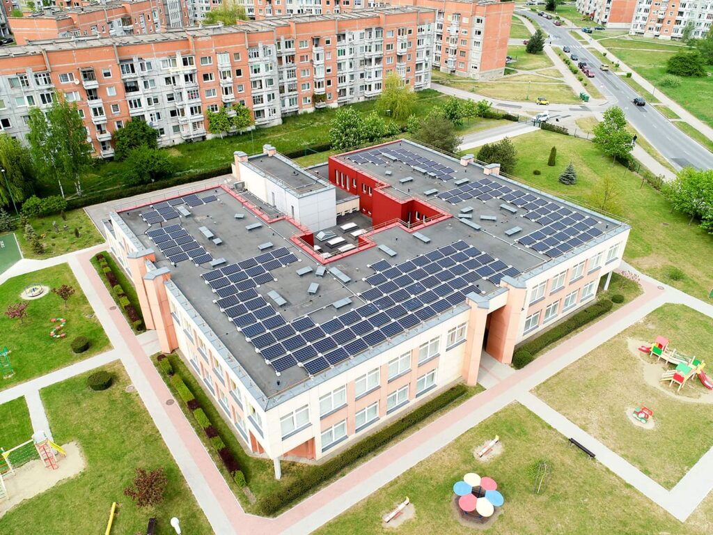 Klaipėdos Ąžuoliuko darželis su saulės elektrinėmis