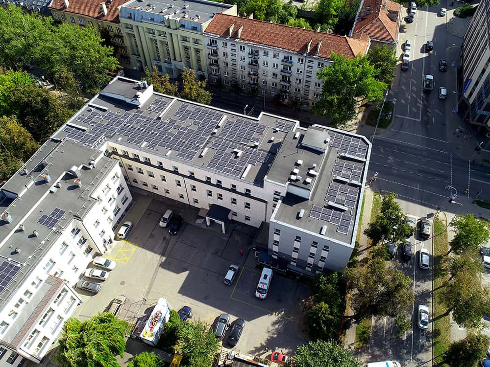 Suntech modulių paruoštas stogas M. Marcinkevičiaus ligoninėi