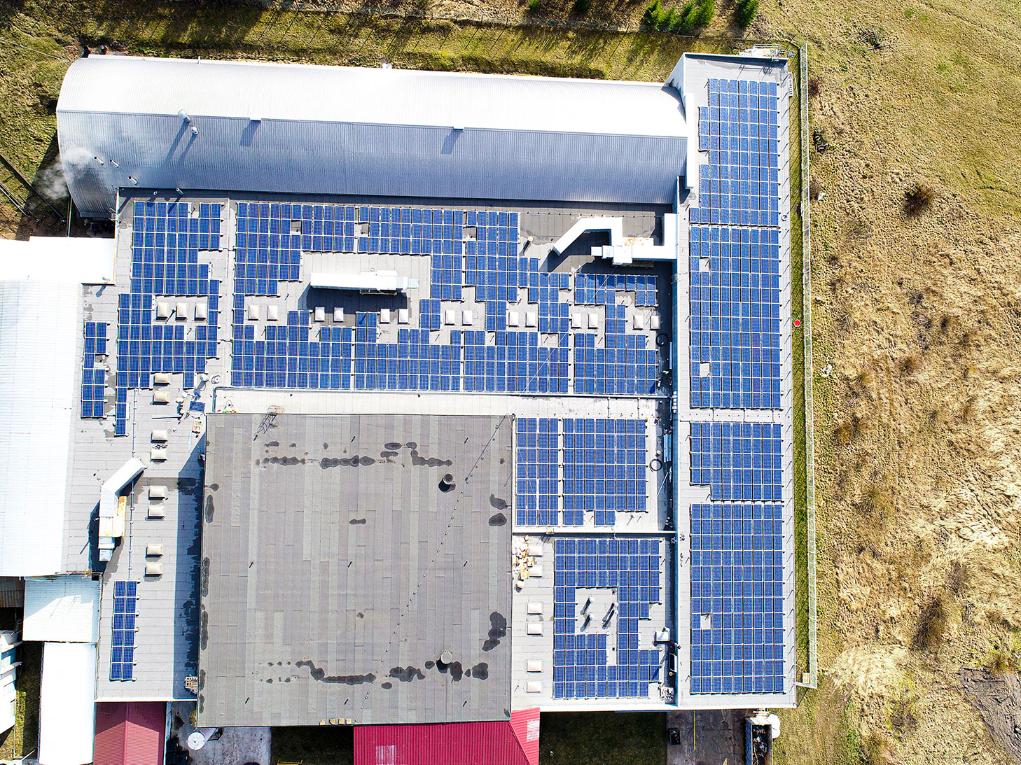 saulės elektrinės LT Technologies įmonės stogo