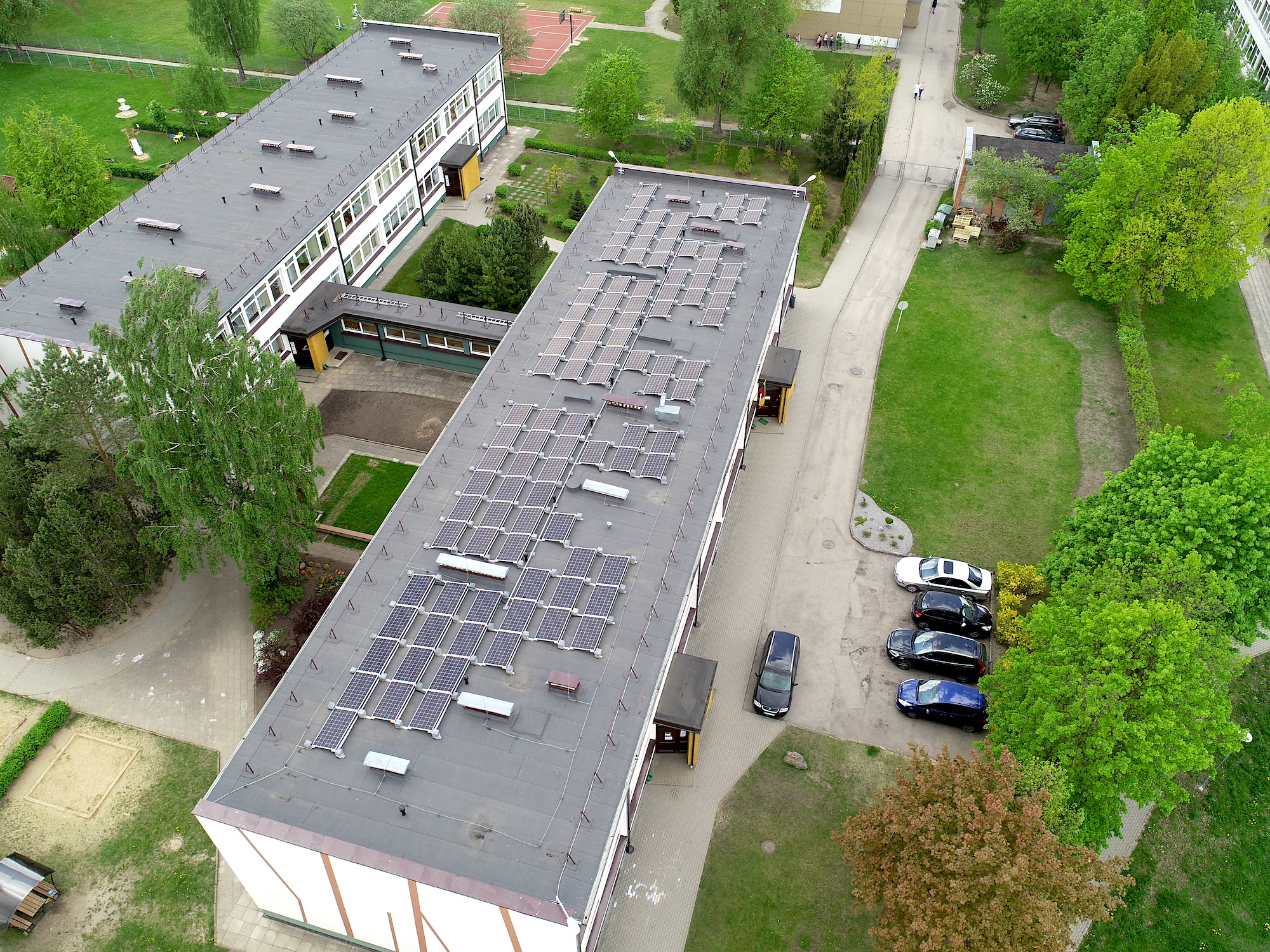 Saulės moduliai sumontuoti ant Buratino darželio stogo Mažeikiuose