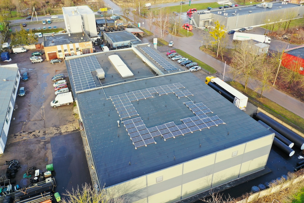 Ant stogo įrengta saulės elektrinė įmonei Eneka, UAB
